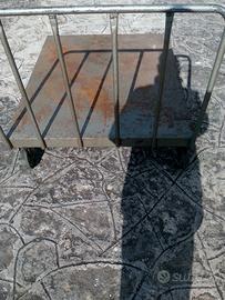 CARRELLO QUATTRO RUOTE IN FERRO.