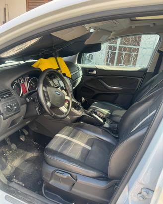 Ford kuga 2000 td 4 wd 136 cv
