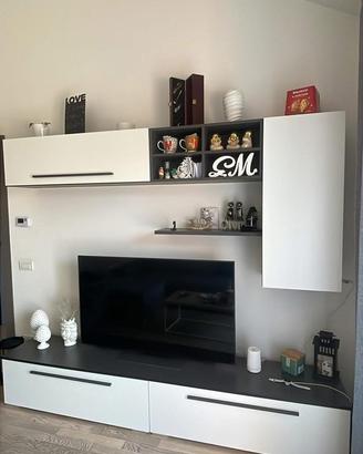 Parete soggiorno