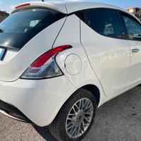 LANCIA Ypsilon 1.3MTJ 95CV(PLATINUM)X Neopatentati