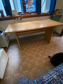 Tavolo in frassino da studio