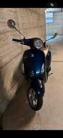 Vespa  Primavera.