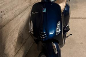 Vespa  Primavera.