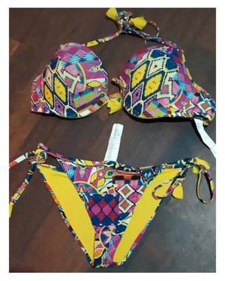 Bikini tribale donna 