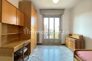 Singola ampia luminosa piano alto mq 13