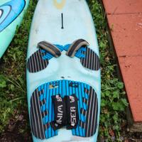 Tavole windsurf e wakeboard. 