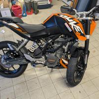 KTM 125 Duke 2016 (incidentata)