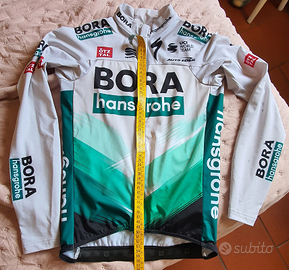 4 pezzi Bora Hansgrohe, 1 taglia XS + 1maglietta +