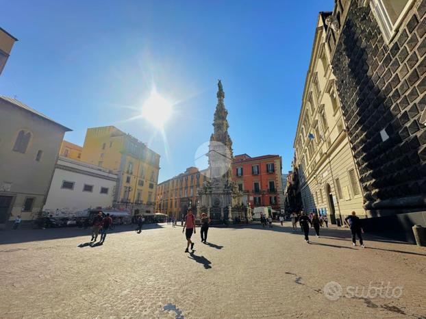 5 LOCALI A NAPOLI