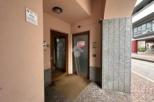 NEGOZIO A SONDRIO