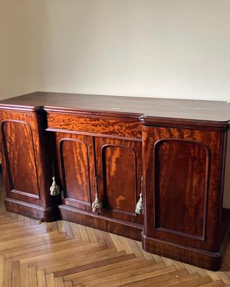 Credenza inglese
