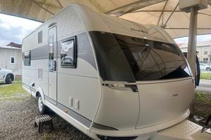 Hobby Caravan 560 FC PRESTIGE Peso kg. 1600 posti 