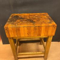 Ceppo in legno da macellaio restaurato