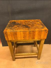 Ceppo in legno da macellaio restaurato