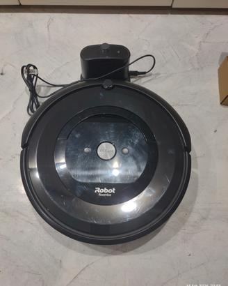 Robot aspirapolvere i Robot Roomba e5 wifi 