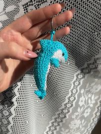 Portachiavi a forma di delfino (uncinetto)