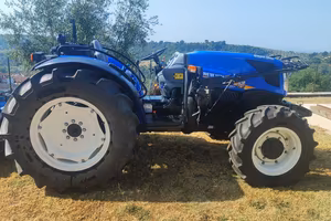 Trattore new holland T4100LP