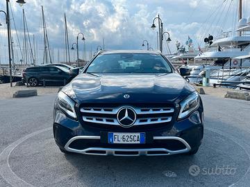 MERCEDES-BENZ CLA 200 d 