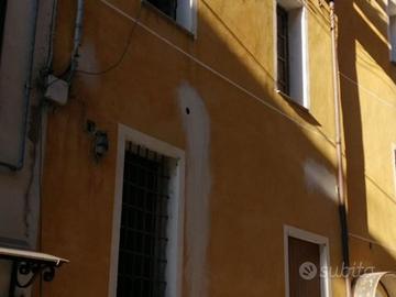 Monolocale da ritrutturare