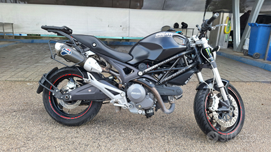 Ducati Monster 696 Performance