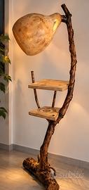 Lampada da terra artigianale in legno naturale 