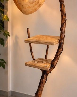 Lampada da terra artigianale in legno naturale 