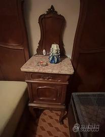 coppia di comodini antichi