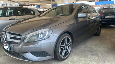 MERCEDES A180 PREMIUM INTERNI IN PELLE... FULL..
