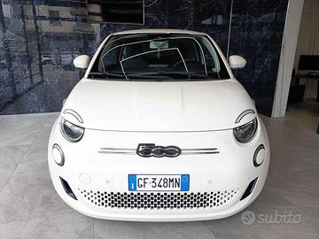 FIAT 500e Berlina 42 kWh La Prima