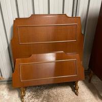 Letto matrimoniale antico