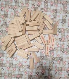 Jengo, mattoncini in legno. 