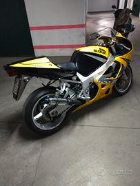 Suzuki GSX R 750