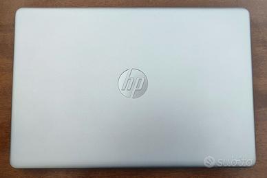 Computer laptop HP 15,6 pollici Ryzen 5 256GB SSD