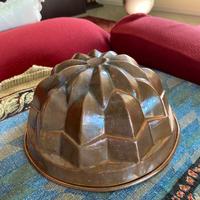 Stampo antico in rame stagnato.