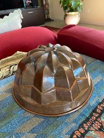 Stampo antico in rame stagnato.