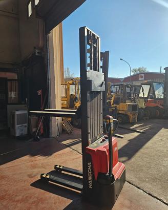 Stoccatore Elettrico marca Hangcha modello CDD15