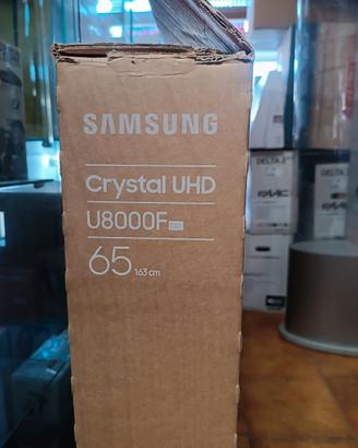 TV Samsung modello Crystal UHD U8000F