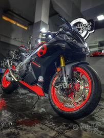 Aprilia Rsv4