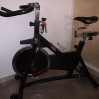 cyclette professionale da spinning 