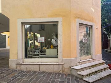 UFFICIO A DESENZANO DEL GARDA