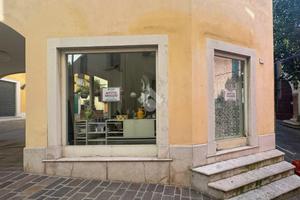 UFFICIO A DESENZANO DEL GARDA