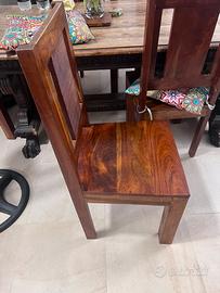 Sedie in legno.