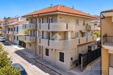 3 LOCALI A PORTO SANT'ELPIDIO