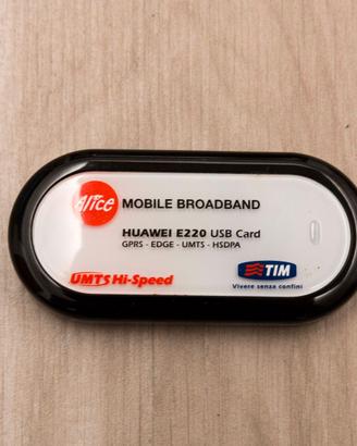 "Huawei E220 UMTS Hi Speed, HSDPA USB MODEM 7.2Mbp