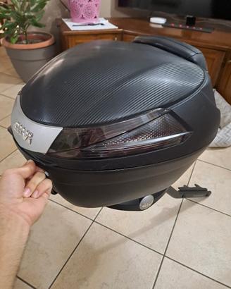 bauletto givi con supporto