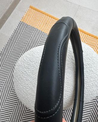 Coprivolante auto in pelle nera – Taglia M – NUOVO