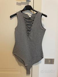 Body grigio H&M con scollatura incrociata