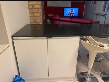 cucina completa di elettrodomestici 