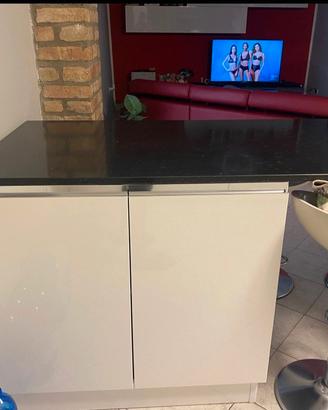 cucina completa di elettrodomestici 