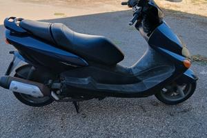 Scooter Yamaha Majesty 125 cc.